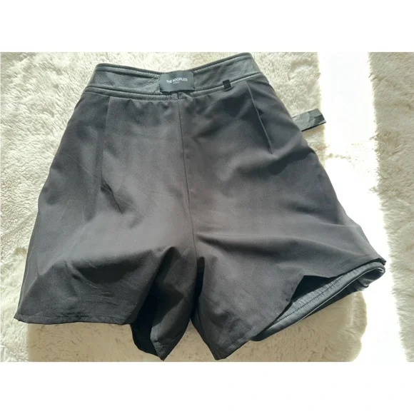 THE KOOPLES Paris Lambskin Shorts. Size: 1 🖤 - Picture 11 of 16